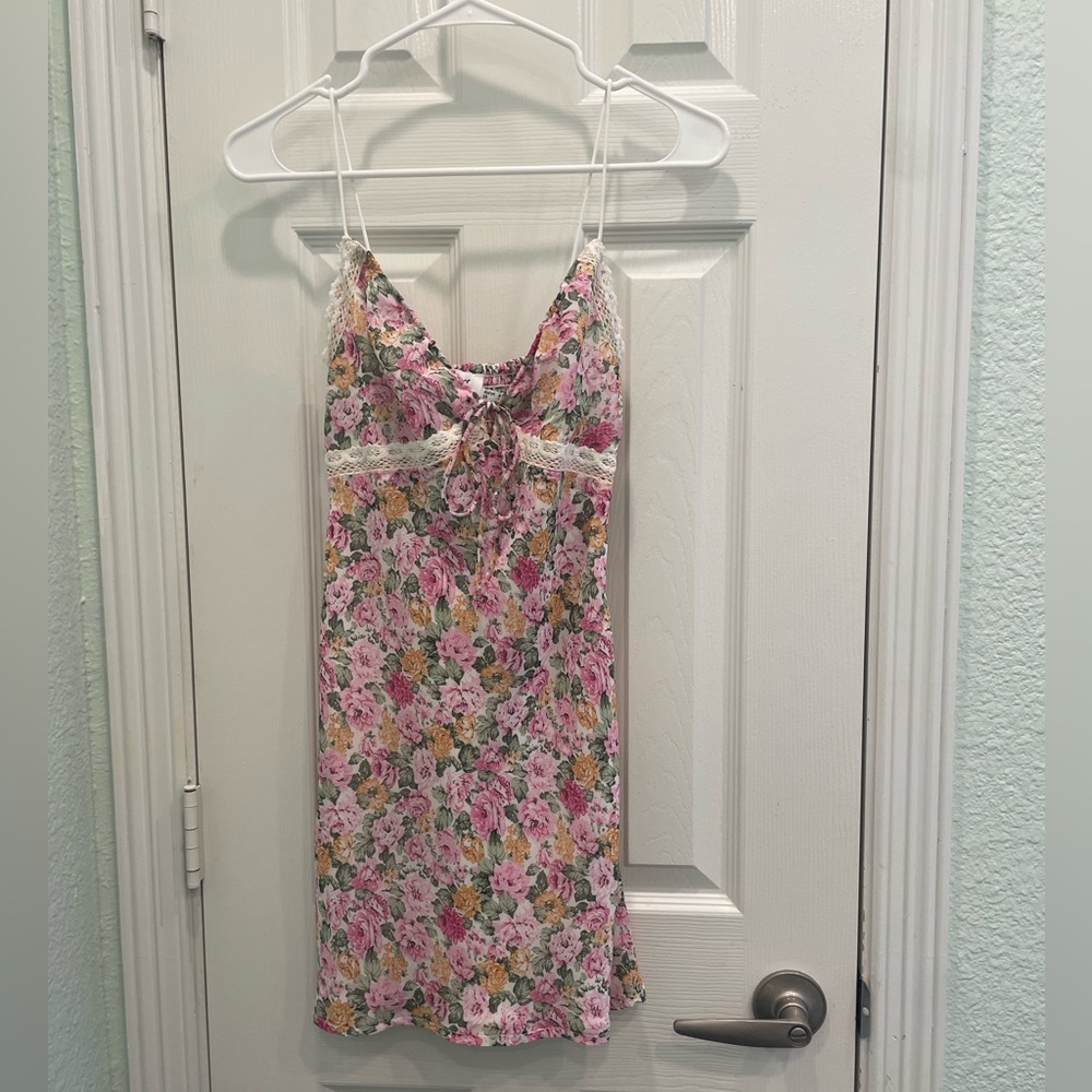 Princess Polly emilee mini dress pink floral size US 2
